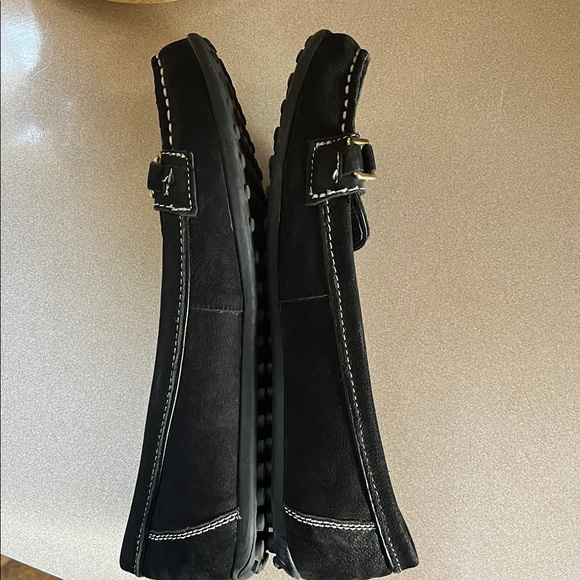 Tommy Hilfiger Black Loafers with Gold Accent - Picture 2 of 5